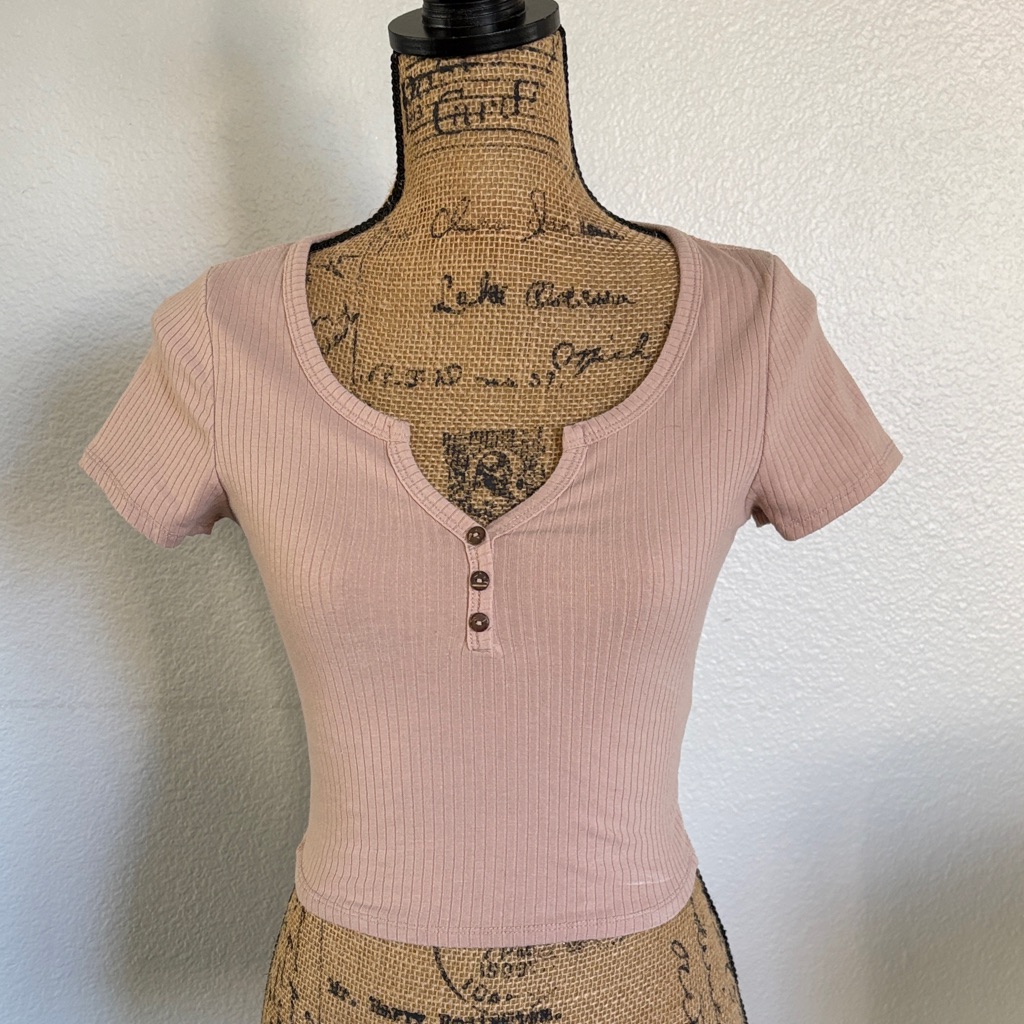 Bozzolo Ribbed Crop Top With Buttons